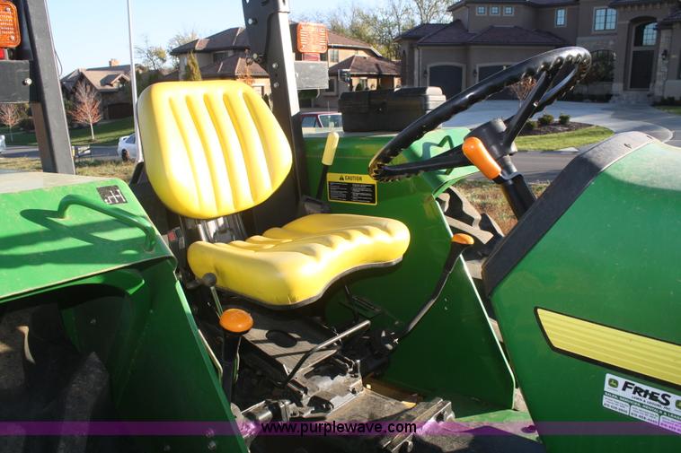 image for item F2770 2005 John Deere 5303 tractor