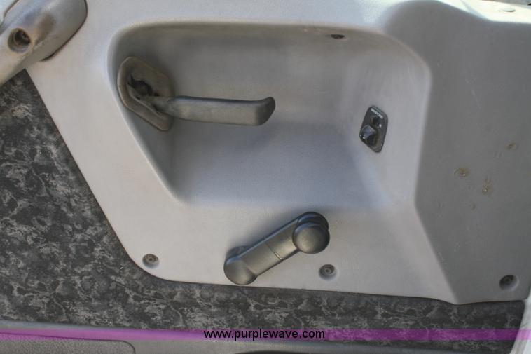 image for item F2771 2000 Sterling A9500 semi truck