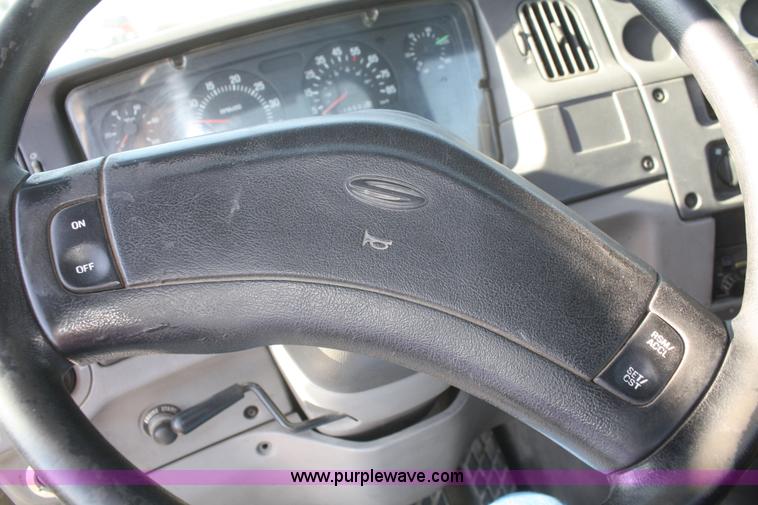 image for item F2771 2000 Sterling A9500 semi truck