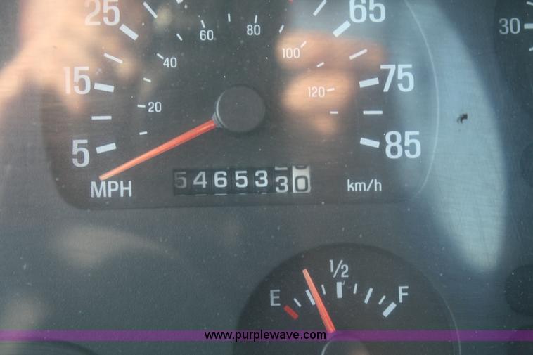 image for item F2771 2000 Sterling A9500 semi truck