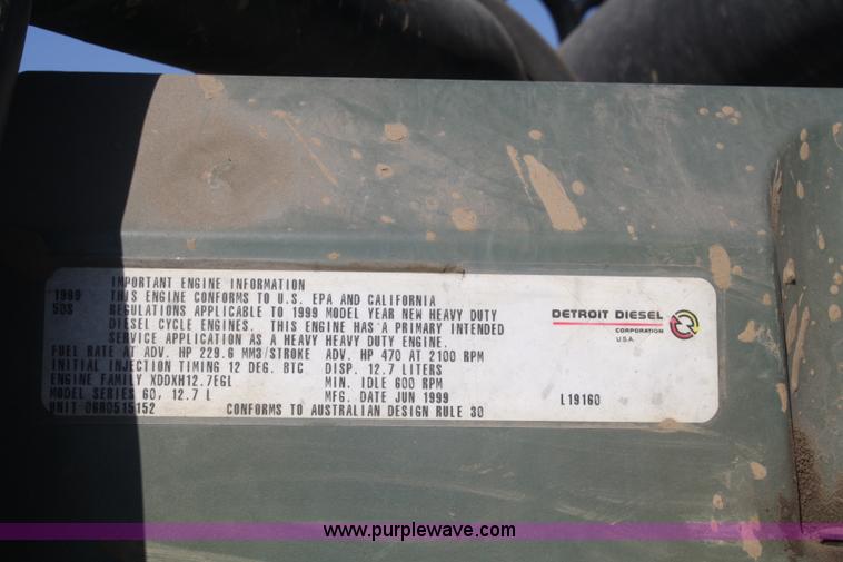 image for item F2771 2000 Sterling A9500 semi truck