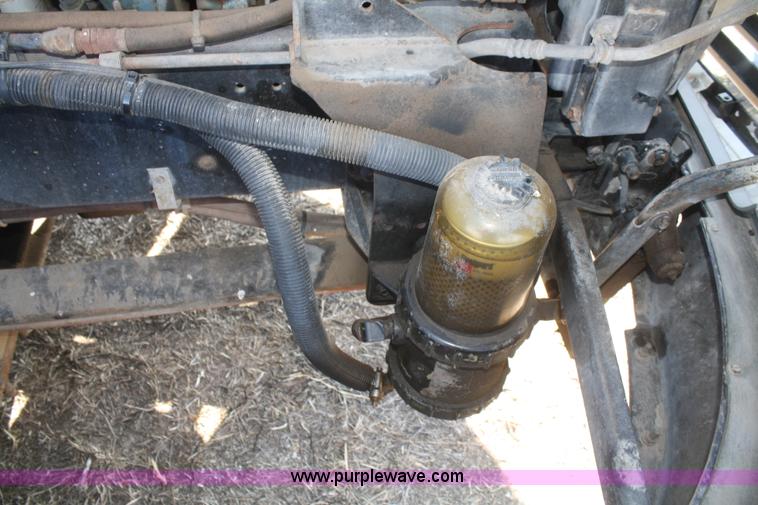 image for item F2771 2000 Sterling A9500 semi truck