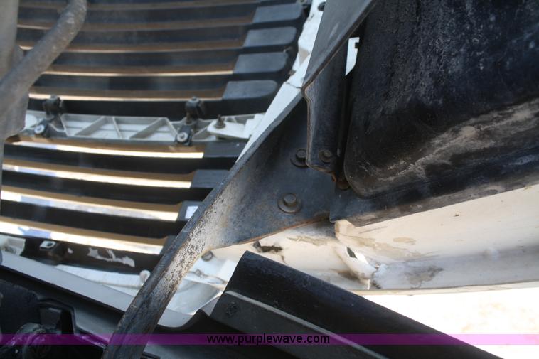 image for item F2771 2000 Sterling A9500 semi truck