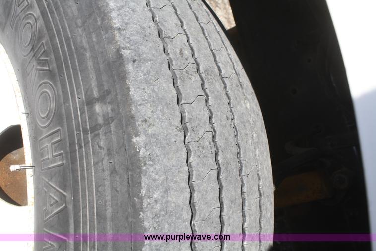 image for item F2771 2000 Sterling A9500 semi truck