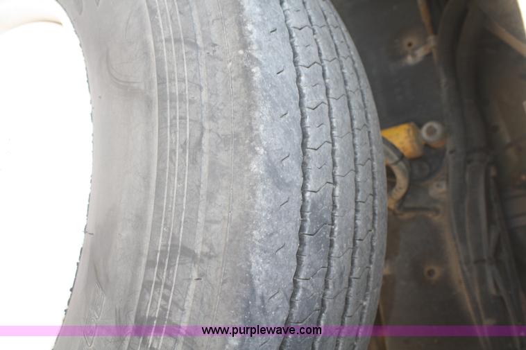 image for item F2771 2000 Sterling A9500 semi truck