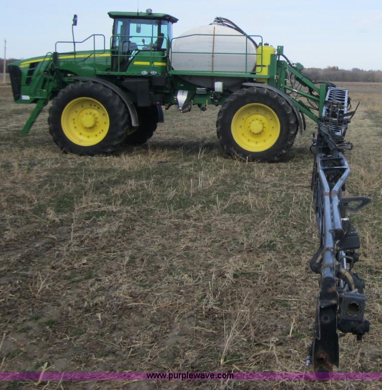 image for item F6537 2009 John Deere 4930 self-propelled sprayer