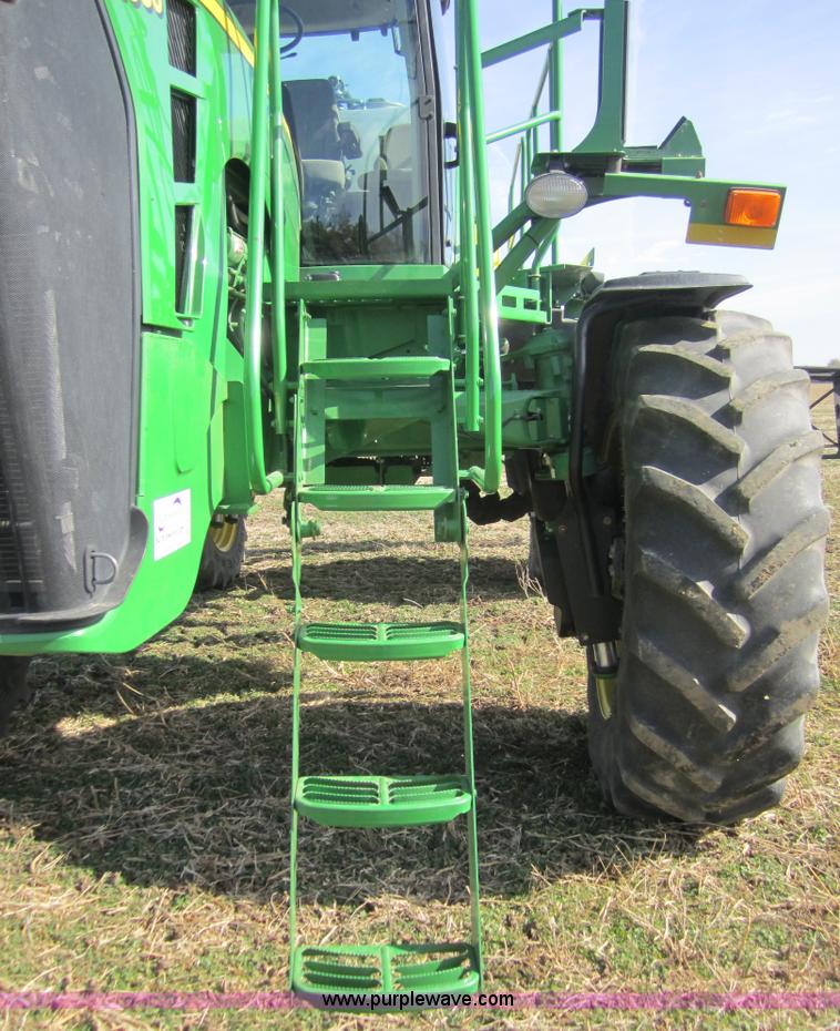 image for item F6537 2009 John Deere 4930 self-propelled sprayer