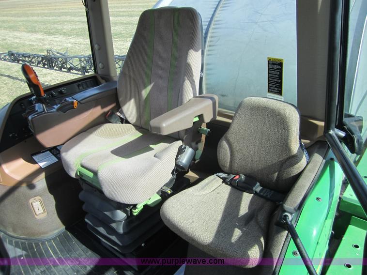 image for item F6537 2009 John Deere 4930 self-propelled sprayer