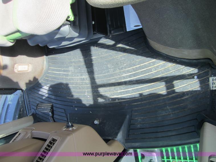 image for item F6537 2009 John Deere 4930 self-propelled sprayer