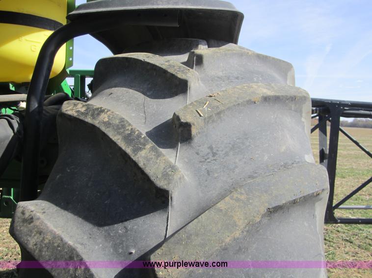 image for item F6537 2009 John Deere 4930 self-propelled sprayer