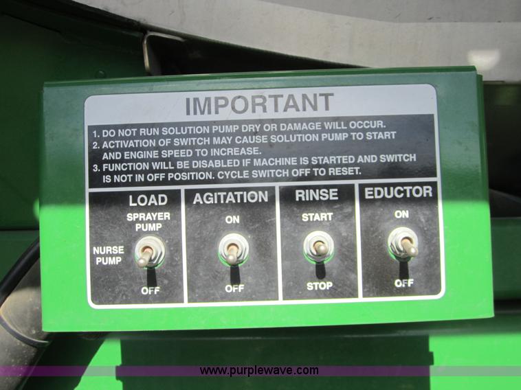 image for item F6537 2009 John Deere 4930 self-propelled sprayer