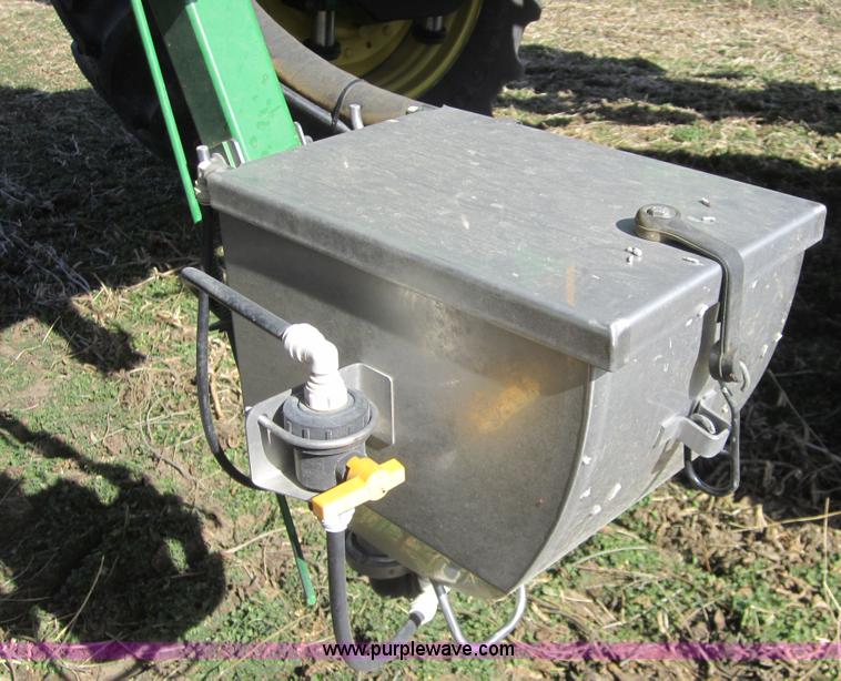 image for item F6537 2009 John Deere 4930 self-propelled sprayer