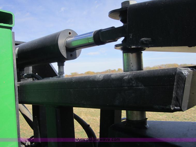 image for item F6537 2009 John Deere 4930 self-propelled sprayer