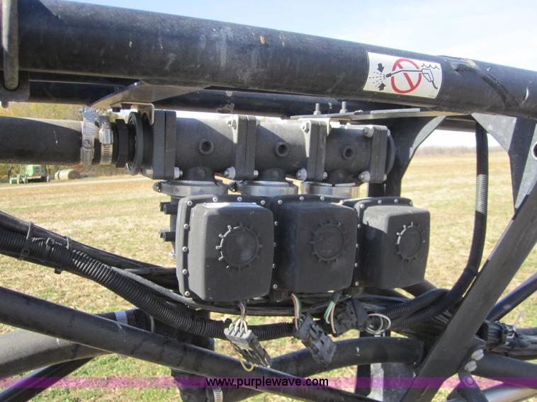 image for item F6537 2009 John Deere 4930 self-propelled sprayer