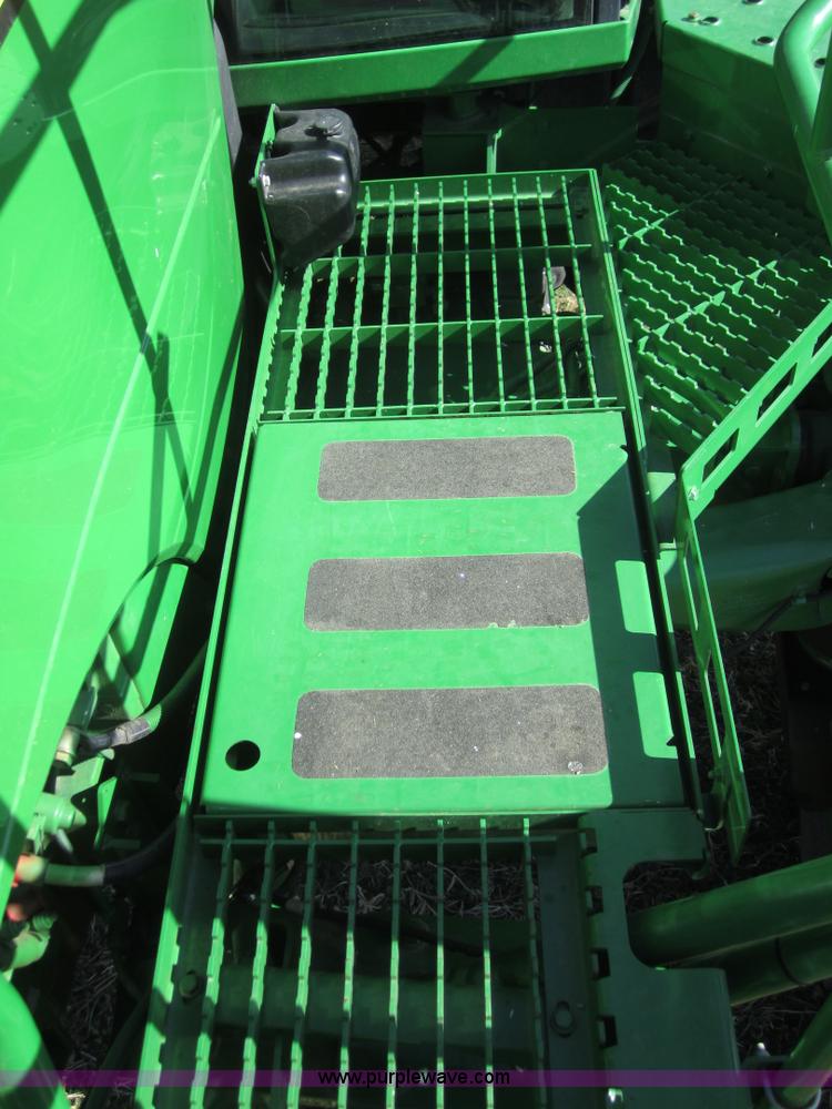 image for item F6537 2009 John Deere 4930 self-propelled sprayer