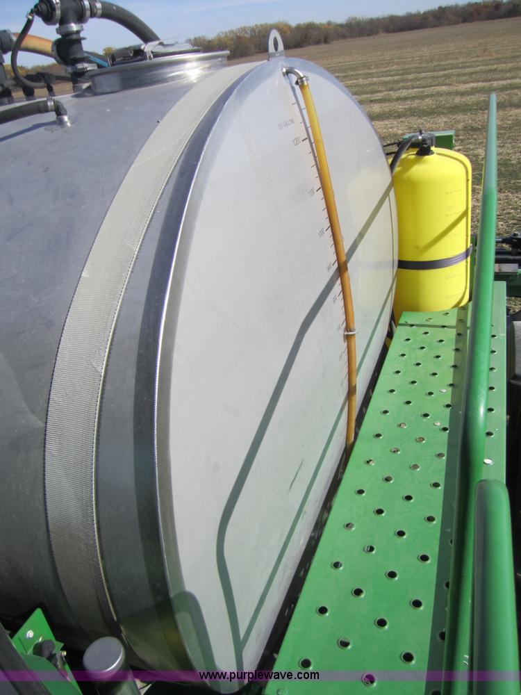 image for item F6537 2009 John Deere 4930 self-propelled sprayer