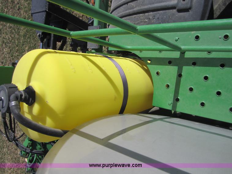 image for item F6537 2009 John Deere 4930 self-propelled sprayer