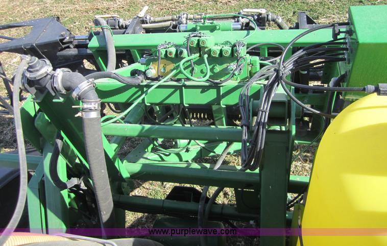 image for item F6537 2009 John Deere 4930 self-propelled sprayer