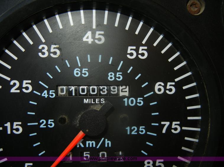 image for item G4692 1993 Mack CH613 semi truck