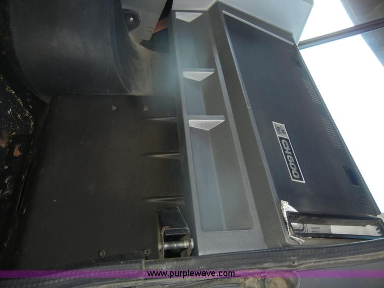 image for item G4692 1993 Mack CH613 semi truck