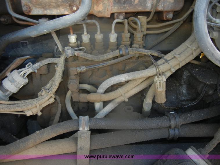 image for item G4692 1993 Mack CH613 semi truck