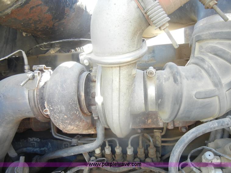 image for item G4692 1993 Mack CH613 semi truck