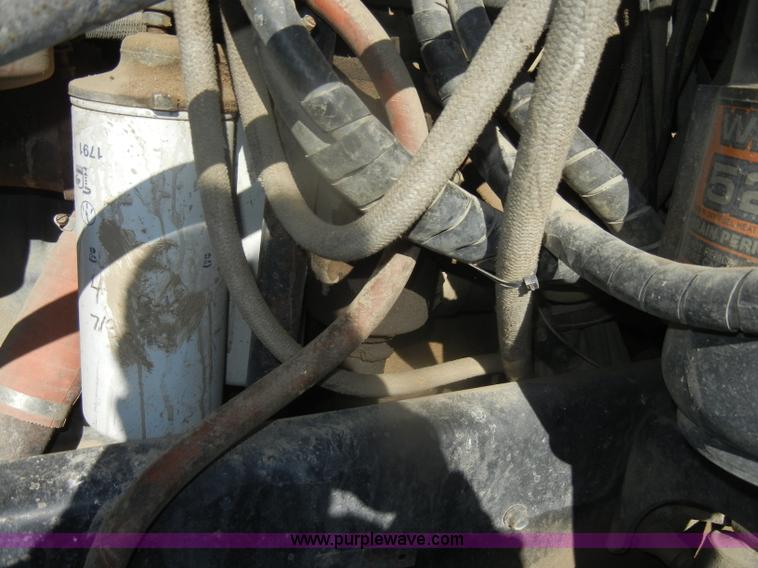 image for item G4692 1993 Mack CH613 semi truck