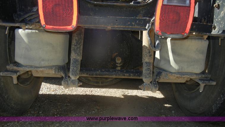 image for item G4692 1993 Mack CH613 semi truck