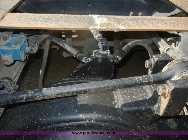 image for item G4692 1993 Mack CH613 semi truck