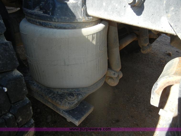 image for item G4692 1993 Mack CH613 semi truck