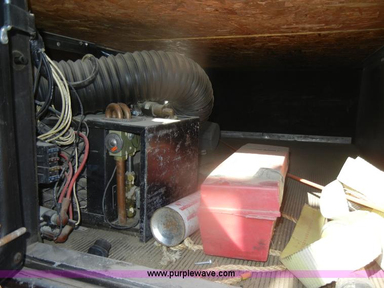 image for item G4692 1993 Mack CH613 semi truck