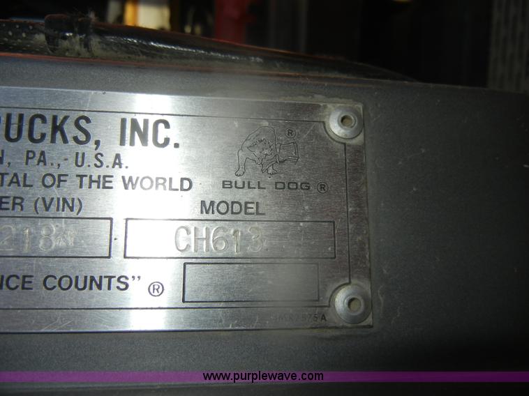 image for item G4692 1993 Mack CH613 semi truck