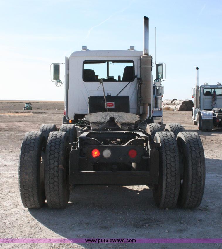 image for item G5531 1998 Mack CH613 semi truck