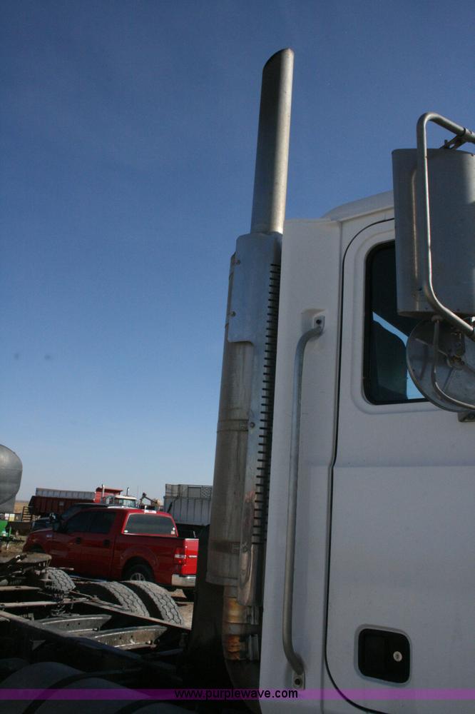 image for item G5531 1998 Mack CH613 semi truck