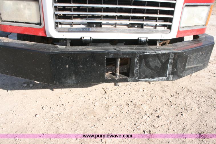 image for item G5531 1998 Mack CH613 semi truck