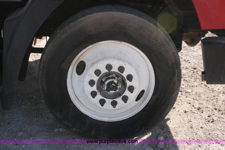 image for item G5531 1998 Mack CH613 semi truck