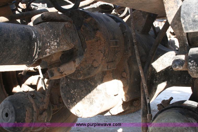 image for item G5531 1998 Mack CH613 semi truck