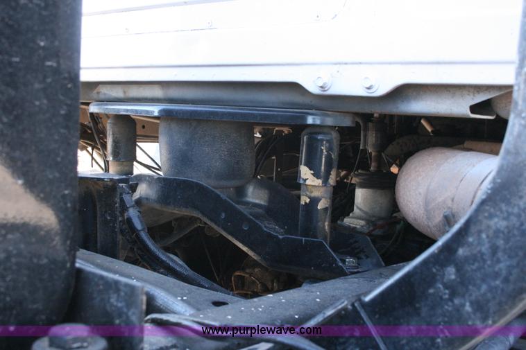 image for item G5531 1998 Mack CH613 semi truck