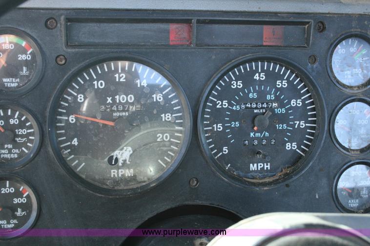 image for item G5531 1998 Mack CH613 semi truck