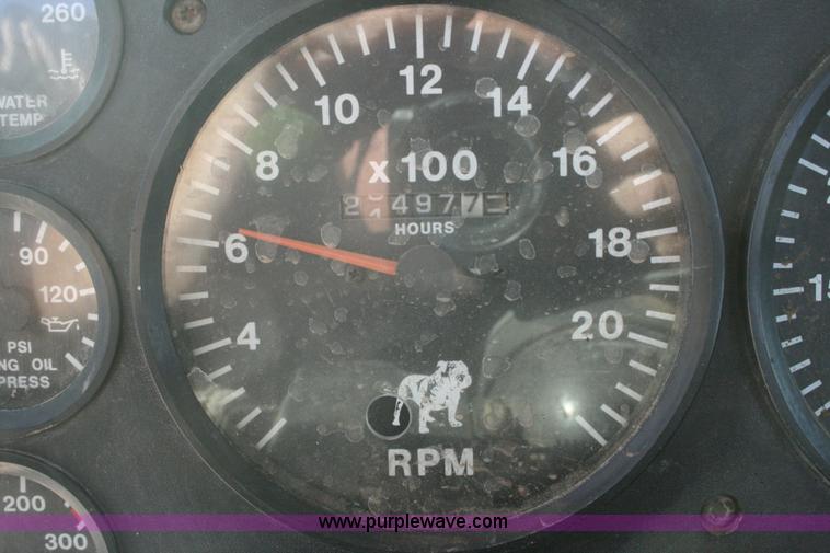 image for item G5531 1998 Mack CH613 semi truck