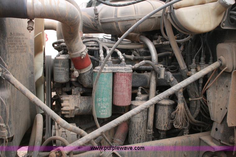 image for item G5531 1998 Mack CH613 semi truck