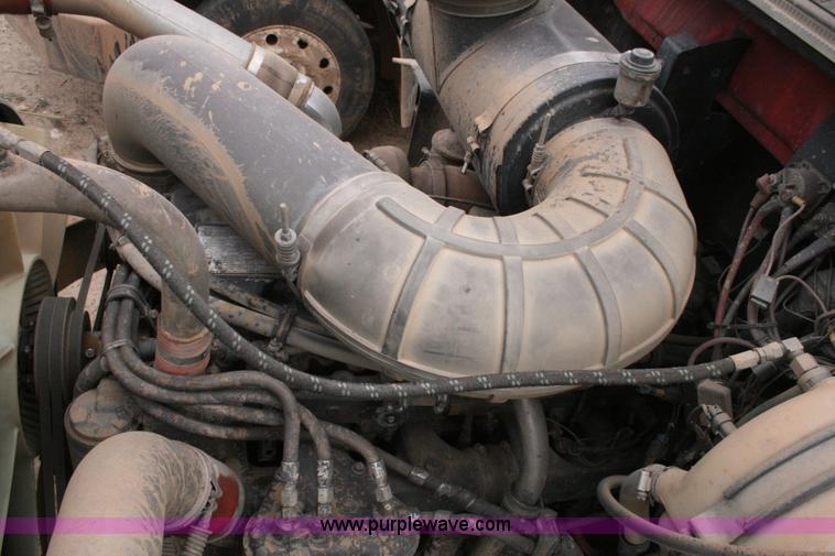 image for item G5531 1998 Mack CH613 semi truck