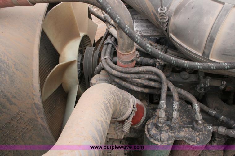 image for item G5531 1998 Mack CH613 semi truck