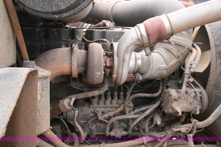 image for item G5531 1998 Mack CH613 semi truck