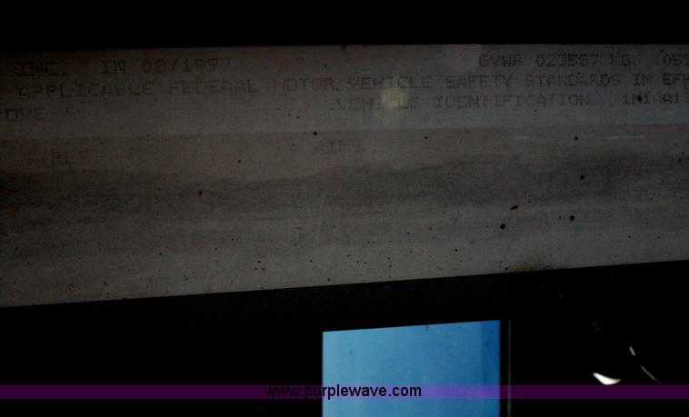 image for item G5531 1998 Mack CH613 semi truck