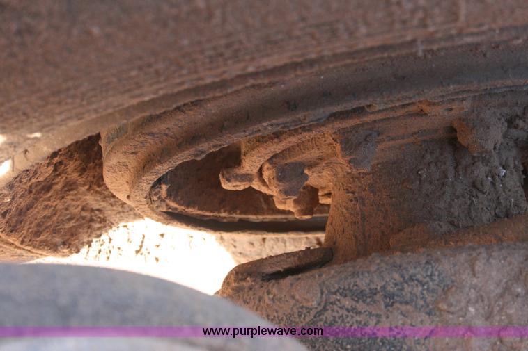 image for item G5532 1998 Mack CH613 semi truck