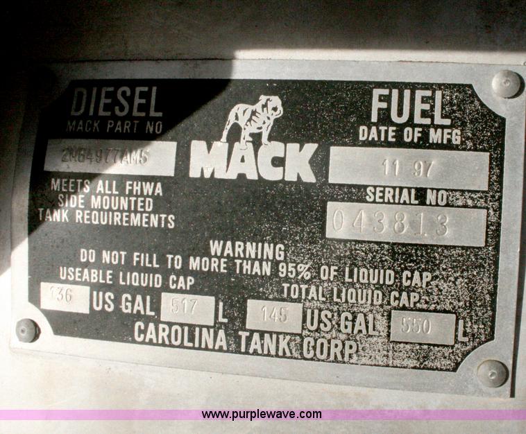 image for item G5532 1998 Mack CH613 semi truck