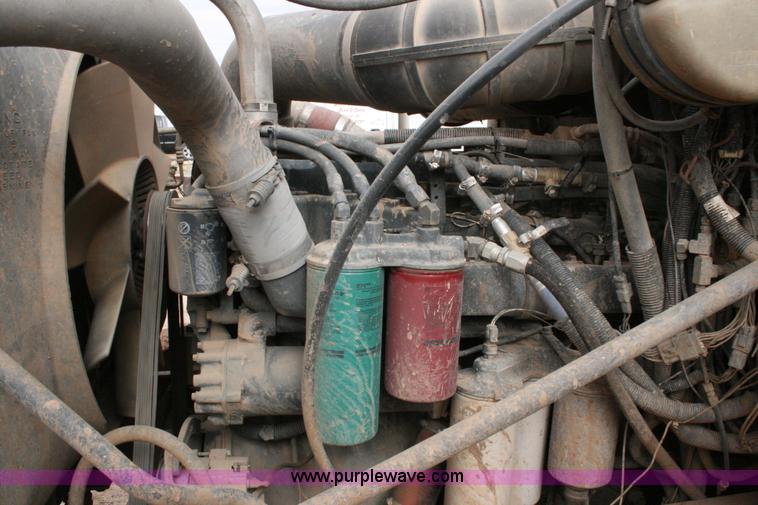 image for item G5532 1998 Mack CH613 semi truck