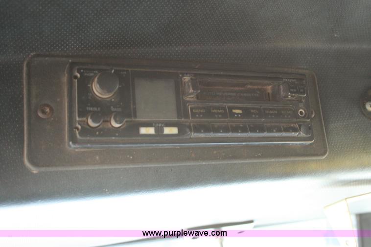 image for item G5532 1998 Mack CH613 semi truck