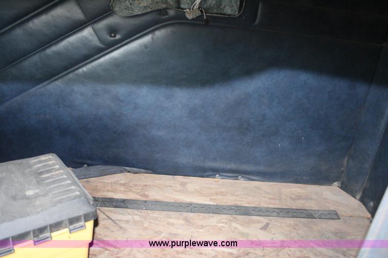 image for item G5532 1998 Mack CH613 semi truck